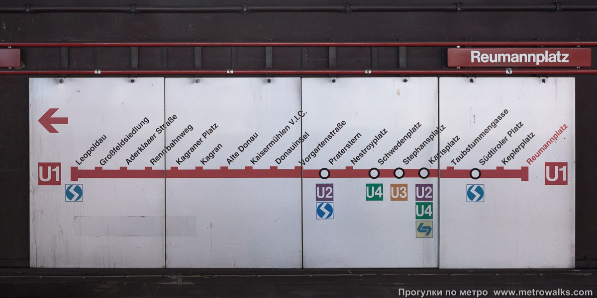 Фотография станции Reumannplatz [Ройманнплац] (U1, Вена). Схема линии на путевой стене.