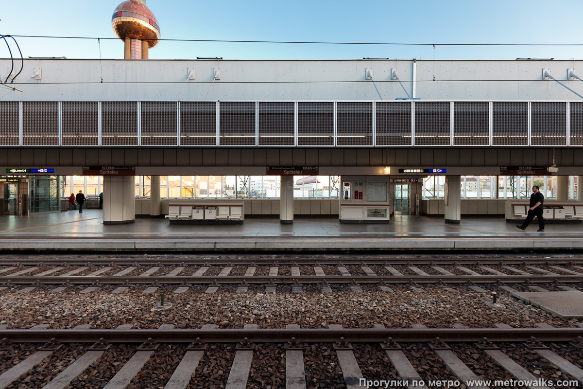 Фотография станции Spittelau [Шпиттелау] (U6, Вена). Поперечный вид.