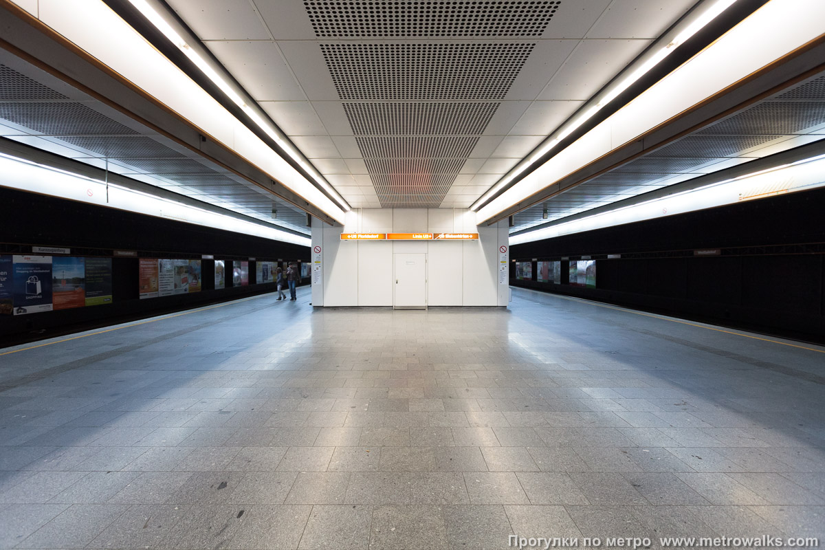 Фотография станции Westbahnhof [Вестбанхоф] (U6, Вена). Продольный вид по оси станции.